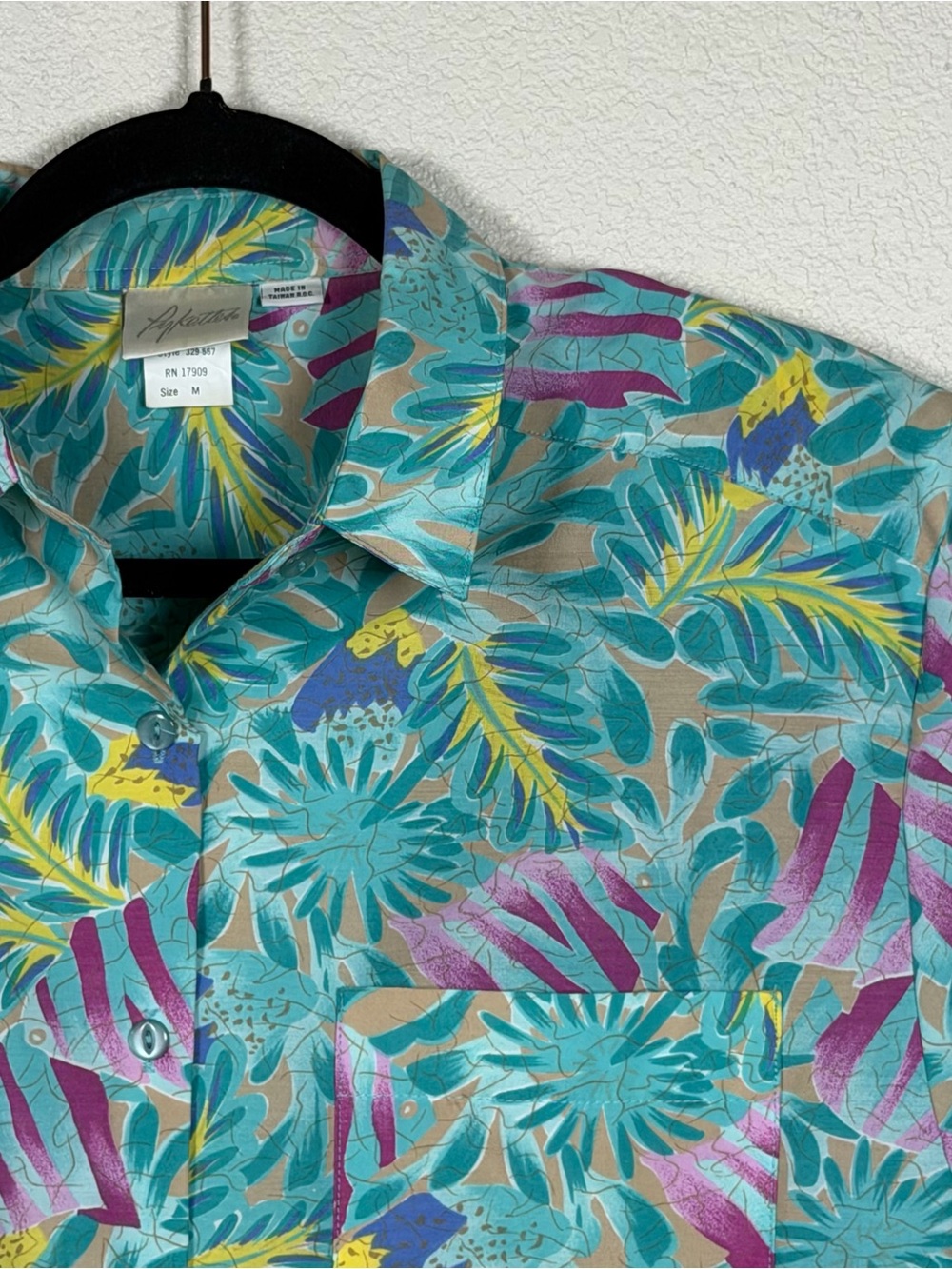 1990s Vintage Vibrant Colorful Tropical All Over Print S/S Button Down Medium